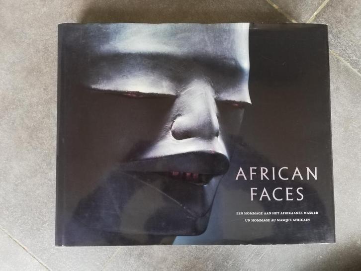 African Faces: Een Hommage Aan Het Afrikaanse Masker, Antiquités & Art, Art | Art non-occidental, Enlèvement ou Envoi