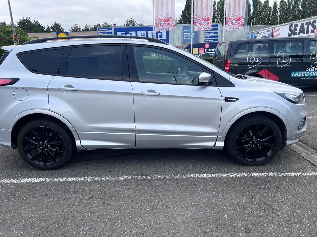 Te koop ford Kuga, Euro 6, Handgeschakeld, 5 deurs, Particulier