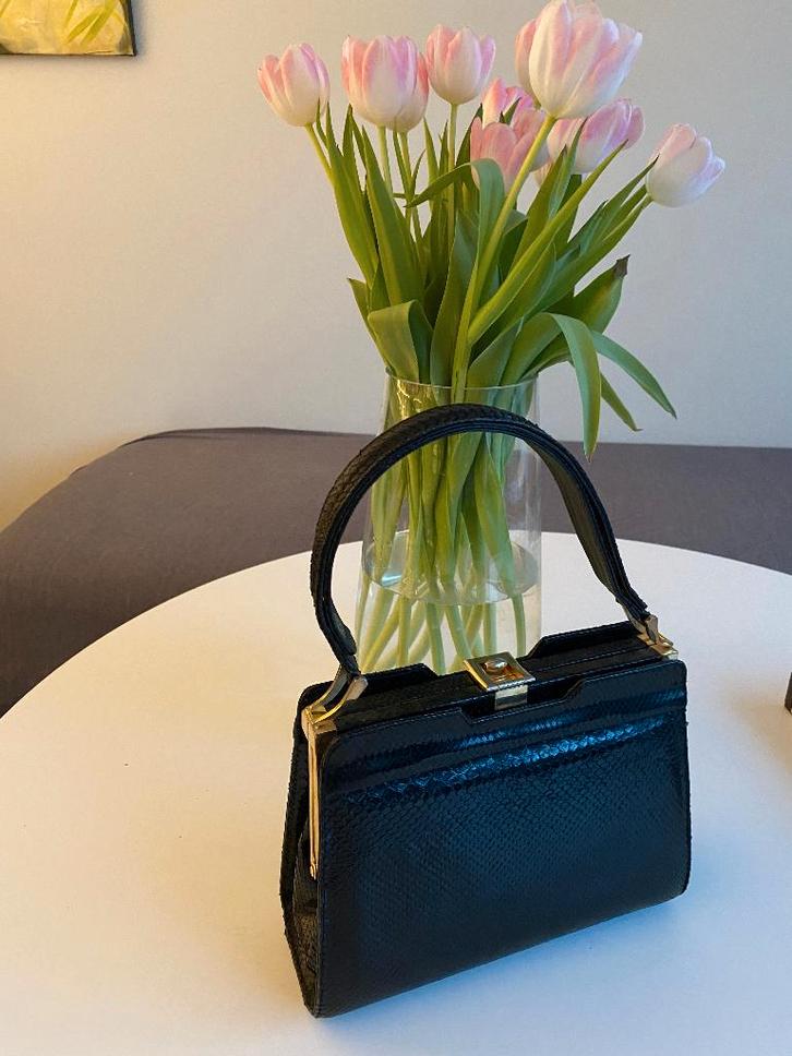 vintage handtas, Handtassen en Accessoires, Tassen | Damestassen, Gebruikt, Handtas, Zwart, Ophalen
