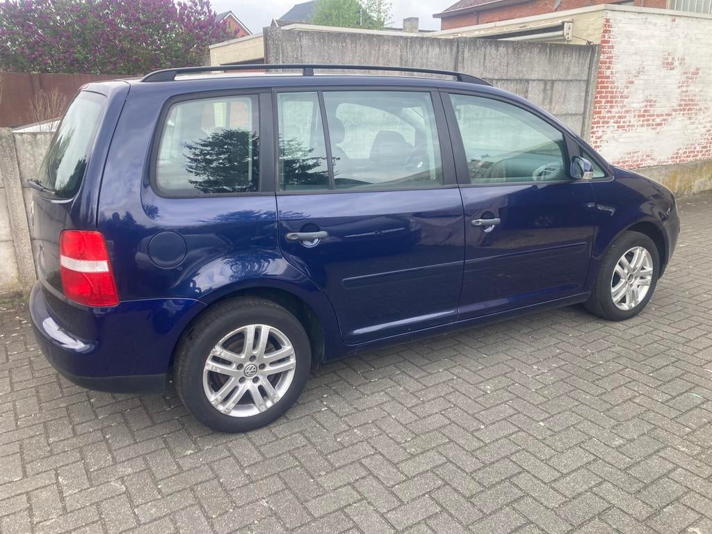 Vw Touran 1.6i met 7 zitplaatsen/keuring, Auto's, Voorwielaandrijving, 75 kW, 7 zetels, Bedrijf