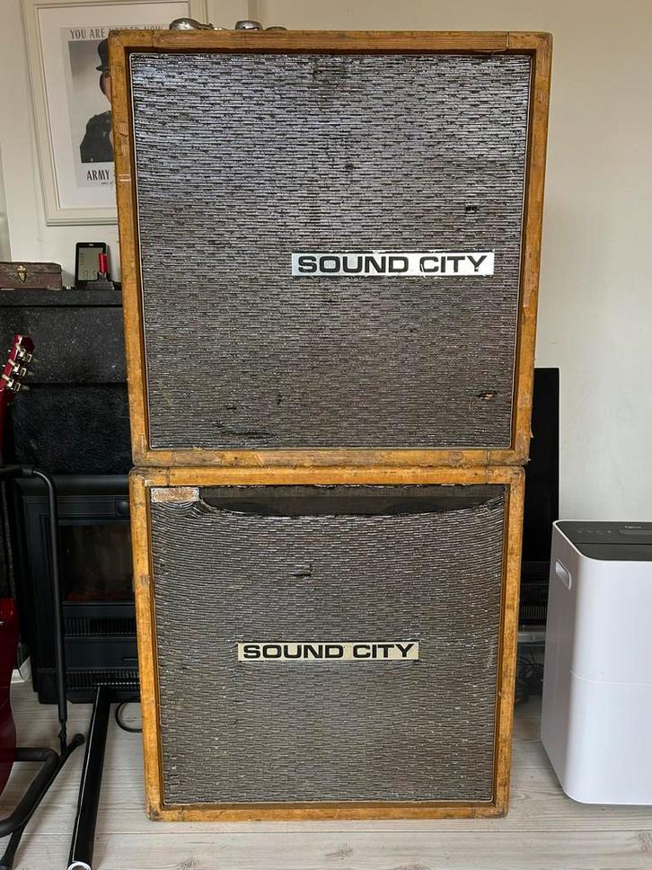Sound City cabinet + Dallas Arbiter speakers, Musique & Instruments, Amplis | Basse & Guitare, Utilisé, Guitare, Moins de 50 watts