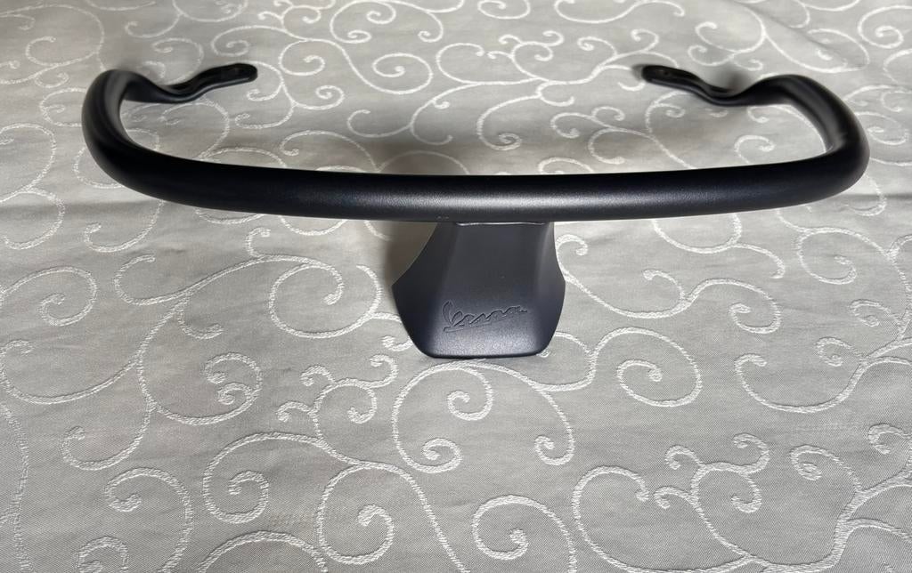 Vespa primavera ondersteuings beugel pasagier, Ophalen, Zo goed als nieuw