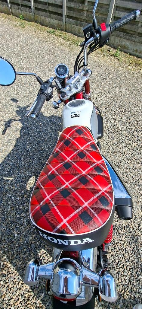 Moto honda monkey 125cc rood, Ophalen, 125 cc, Zo goed als nieuw, 5 versnellingen