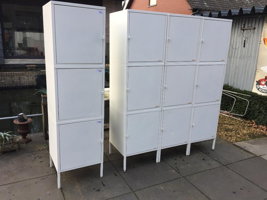 3 - vaks metalen lockers / vakkenkasten / opbergkasten, Ophalen, Gebruikt