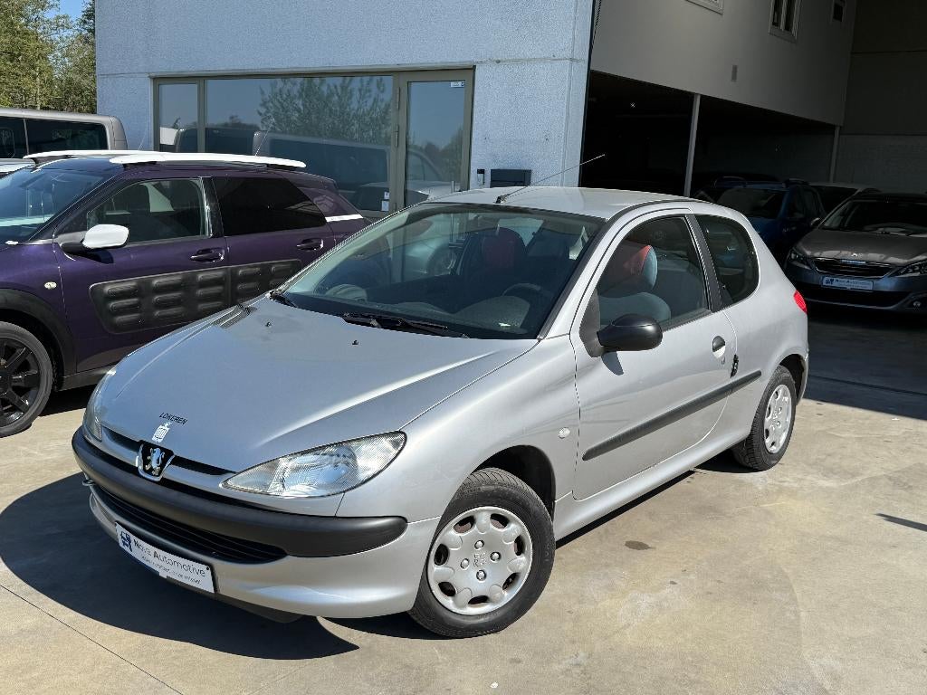 Peugeot 206, 68.201 km, 1ste eig, Budgetwagen, 12M Garantie, Autos, 1124 cm³, Argent ou Gris, Entreprise, Noir