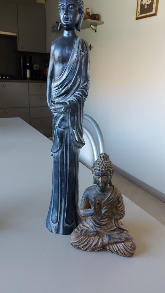 2 boeddha beeldjes. 19en44 hoog., Huis en Inrichting, Woonaccessoires | Boeddhabeelden, Ophalen