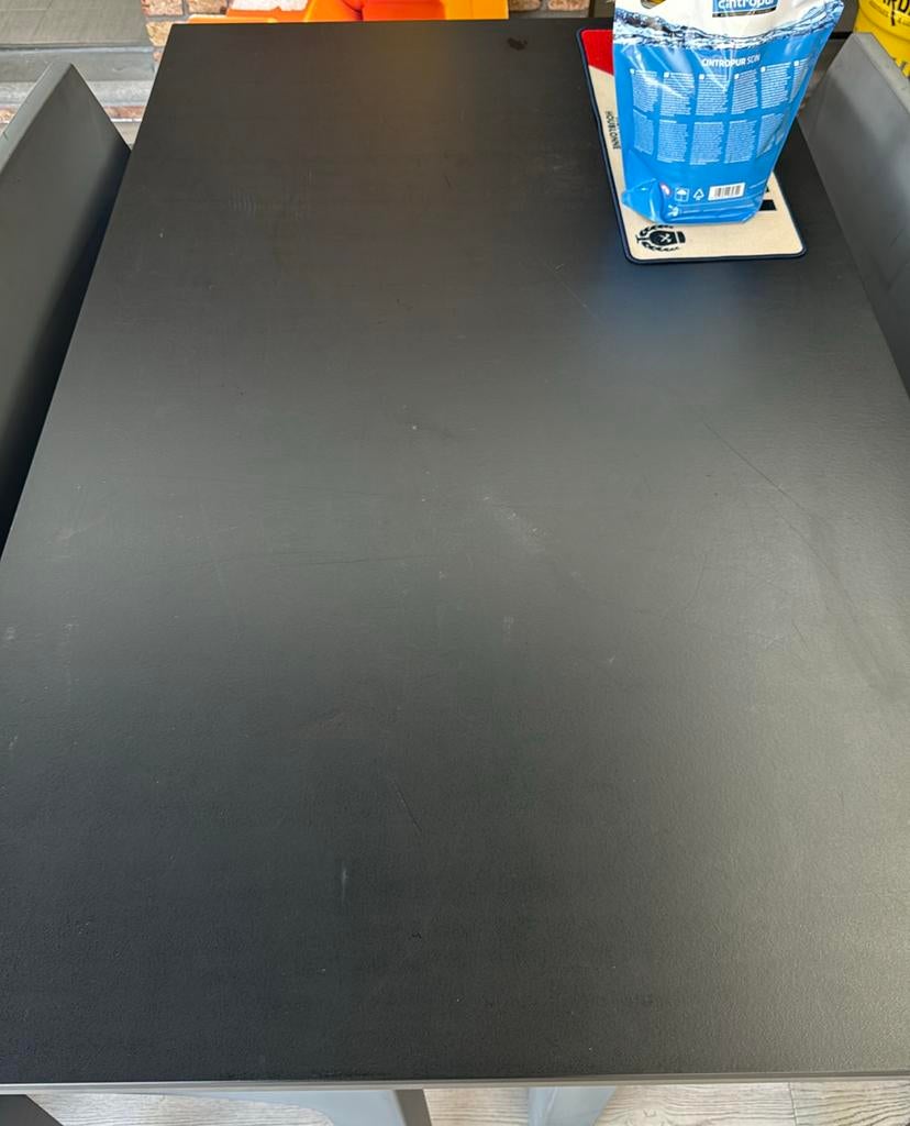 Table ardoise, Enlèvement, Utilisé