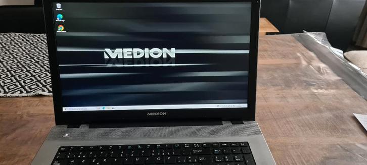 Medion laptop, Computers en Software, Windows Laptops, Zo goed als nieuw, 17 inch of meer, HDD, SSD, 8 GB, Met videokaart, Ophalen of Verzenden
