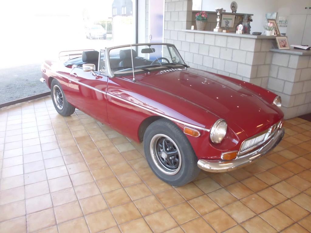 MGB CABRIO, Auto's, Oldtimers, Particulier, MG, Benzine, Cabriolet, 2 deurs, Handgeschakeld, Zwart, Leder, Achterwielaandrijving