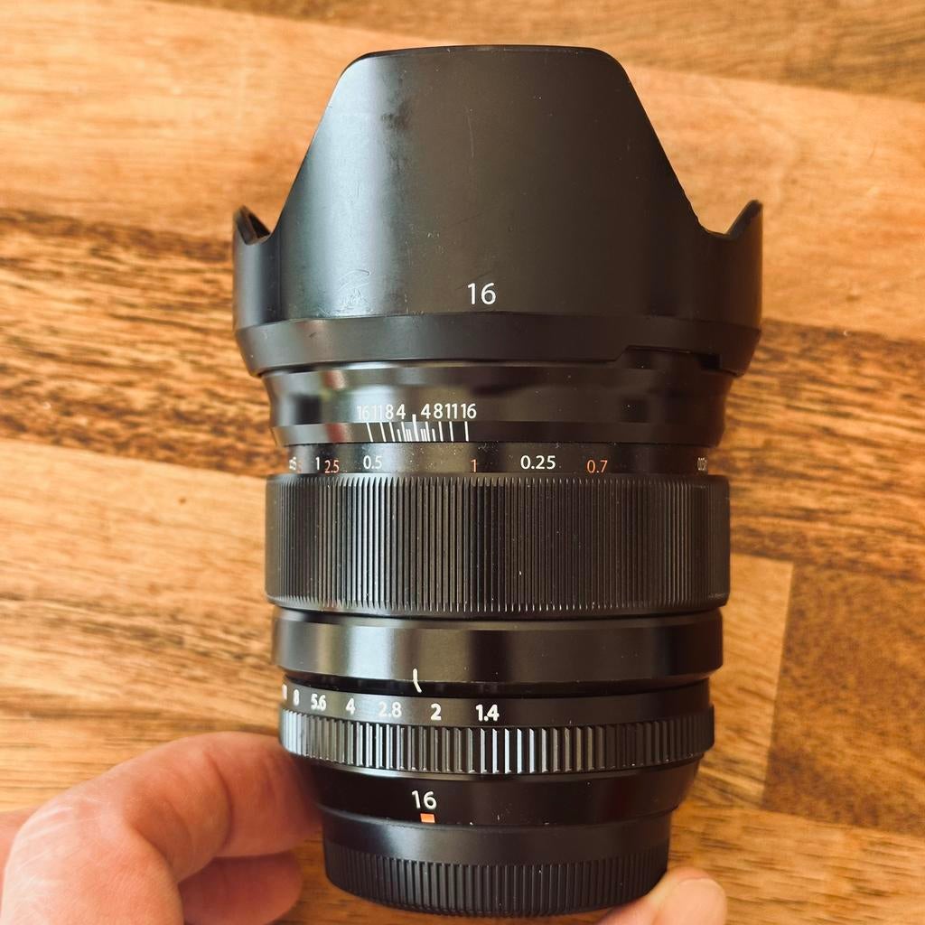 Fuji-lens xf 16 mm f 1.4, Ophalen, Gebruikt, Groothoeklens