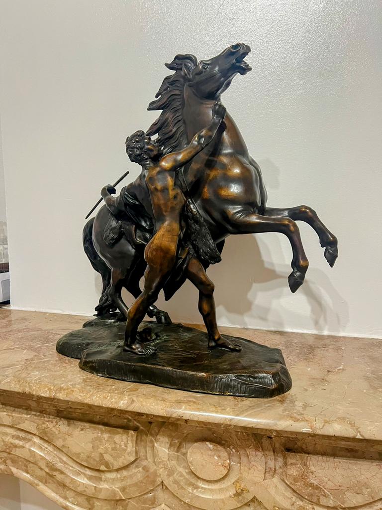 Statue en bronze, Enlèvement, Bronze