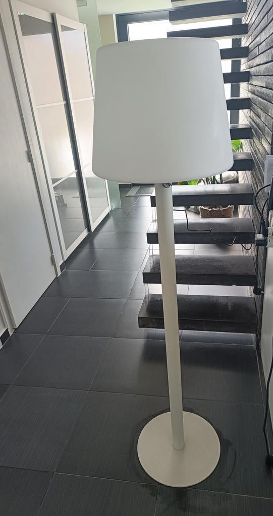 Buitenlamp met afstandsbediening en oplader, Ophalen