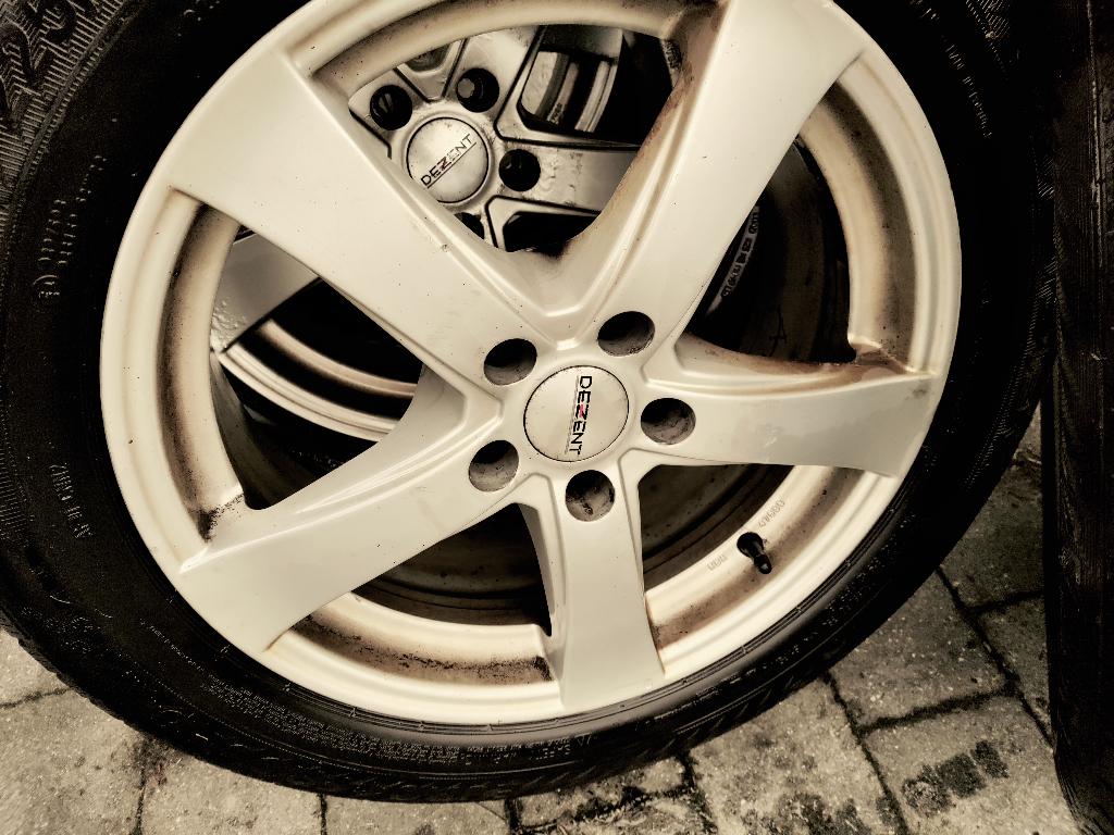 4 jantes 17 ' actuellement équipées de pneus hiver 225/55R17, Autos : Pièces & Accessoires, Pneus & Jantes, Pneus et Jantes, Pneus hiver