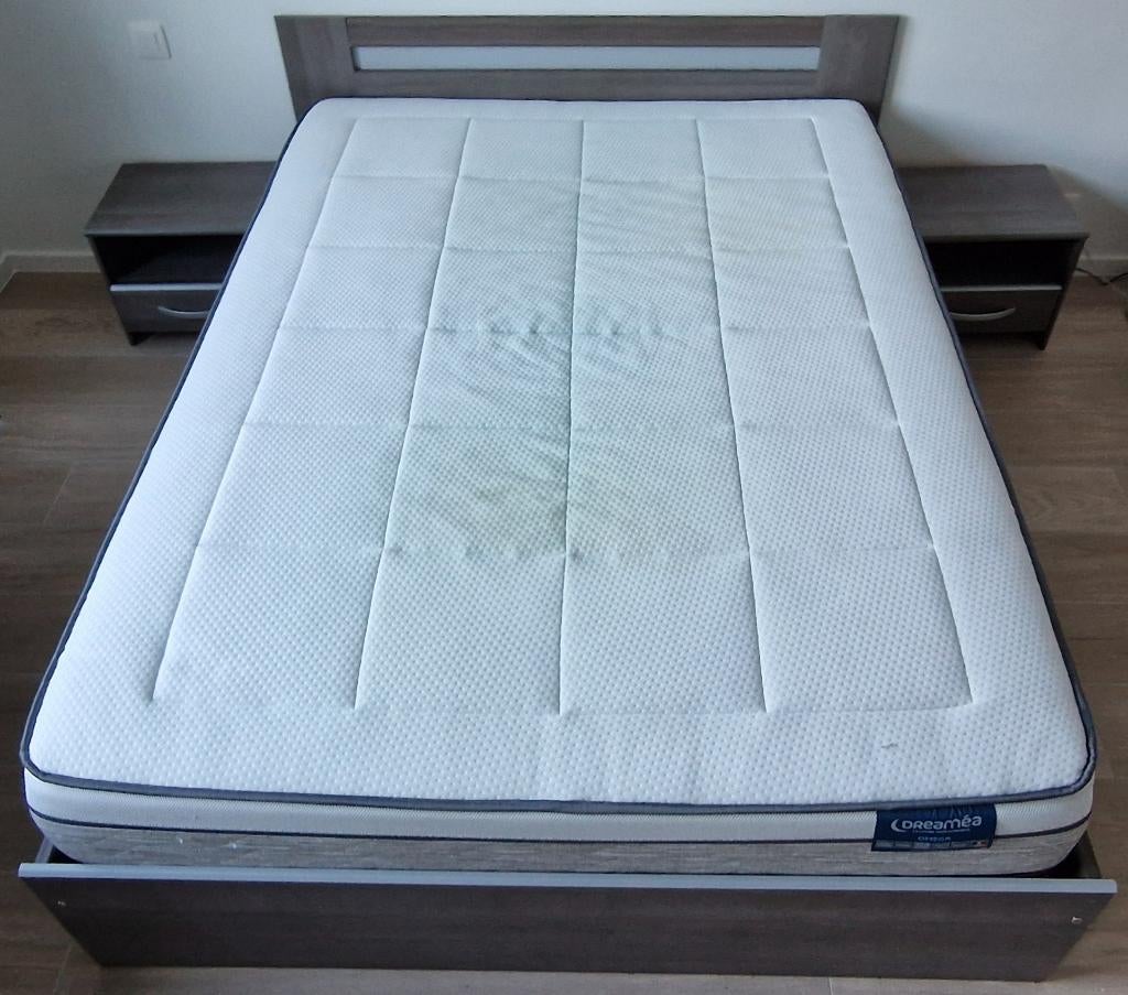 Lit + Tables de chevet, Maison & Meubles, Chambre à coucher | Lits, Gris, 140 cm, Enlèvement, Utilisé