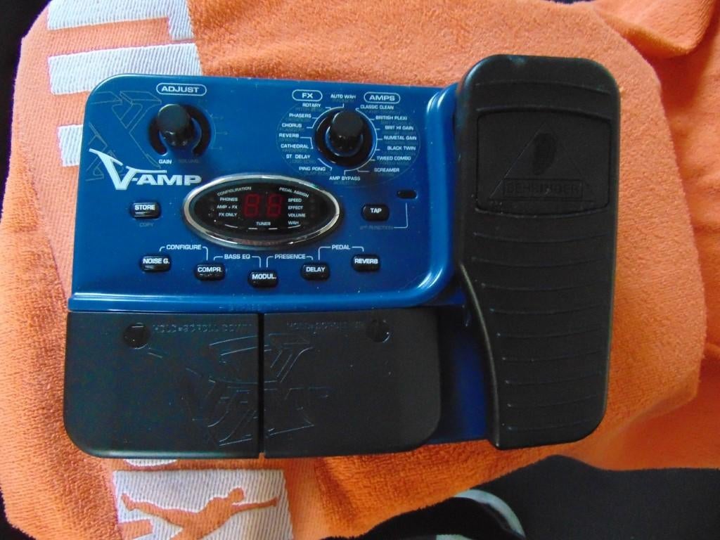 Behringer LX1-X V-Amp gitaar multi effectpedaal ., Ophalen, Nieuw, Multi-effect