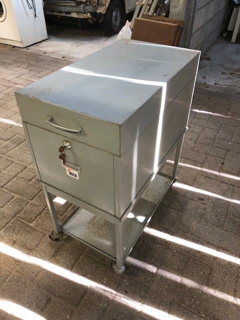 mooi vintage retro ijzeren kastje, Ophalen, Huis en Inrichting