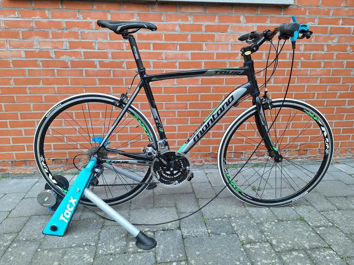 Sportieve Montana fiets + Tacx fietsrollen, Vélos & Vélomoteurs, Vélos | Vélos de course, Utilisé, Autres marques, Plus de 20 vitesses
