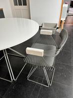 Vintage tafel en 4 stoelen, Huis en Inrichting, Stoelen, Ophalen, Zo goed als nieuw