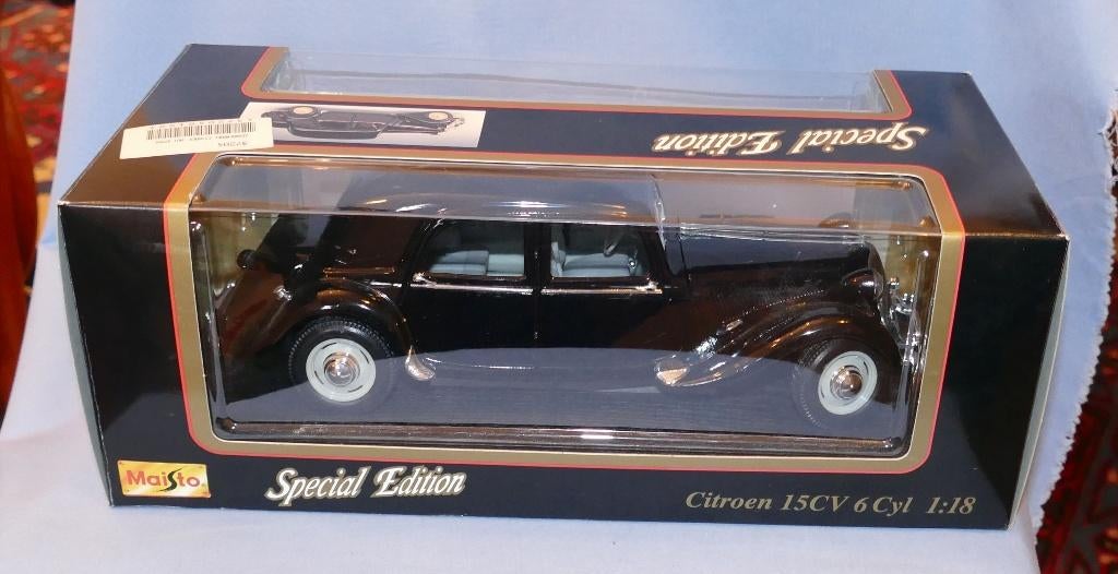 Vente de stock Maisto 1/18 : Citroën Traction 15cv (Noir), Envoi, Neuf, Voiture, Maisto