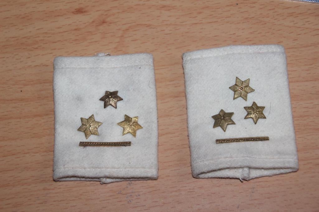 ABL-paar schouderlussen „commandant Lanciers”, Verzamelen, Militaria | Algemeen, Landmacht, Embleem of Badge, Verzenden