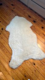 Mat van echte schapenwol, Huis en Inrichting, Stoffering | Tapijten en Vloerkleden, Ophalen, Zo goed als nieuw