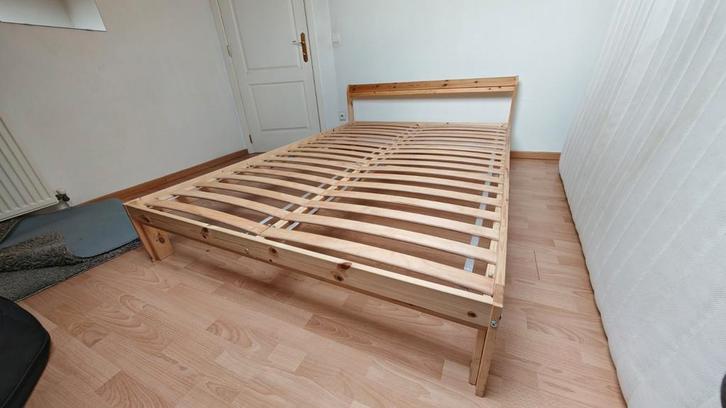 Bedframe + lattenbodem 140x200, Huis en Inrichting, Slaapkamer | Bedden, Zo goed als nieuw, Tweepersoons, 140 cm, 200 cm, Hout