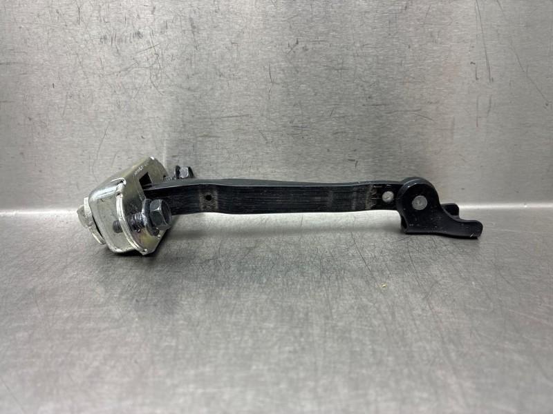 PORTIERVANGER RECHTS ACHTER Nissan Pulsar (C13) (01-2013/-), Gebruikt, Dhr. M. Roggen, Achter, Marinus@Japoto.nl