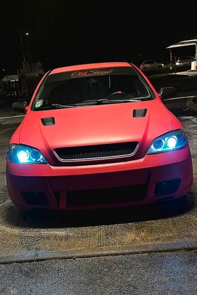 Opel astra look opc, Autos, Autos Autre, Particulier, Diesel, Berline, 5 portes, Boîte manuelle, Rouge, Noir, Tissu, Traction avant