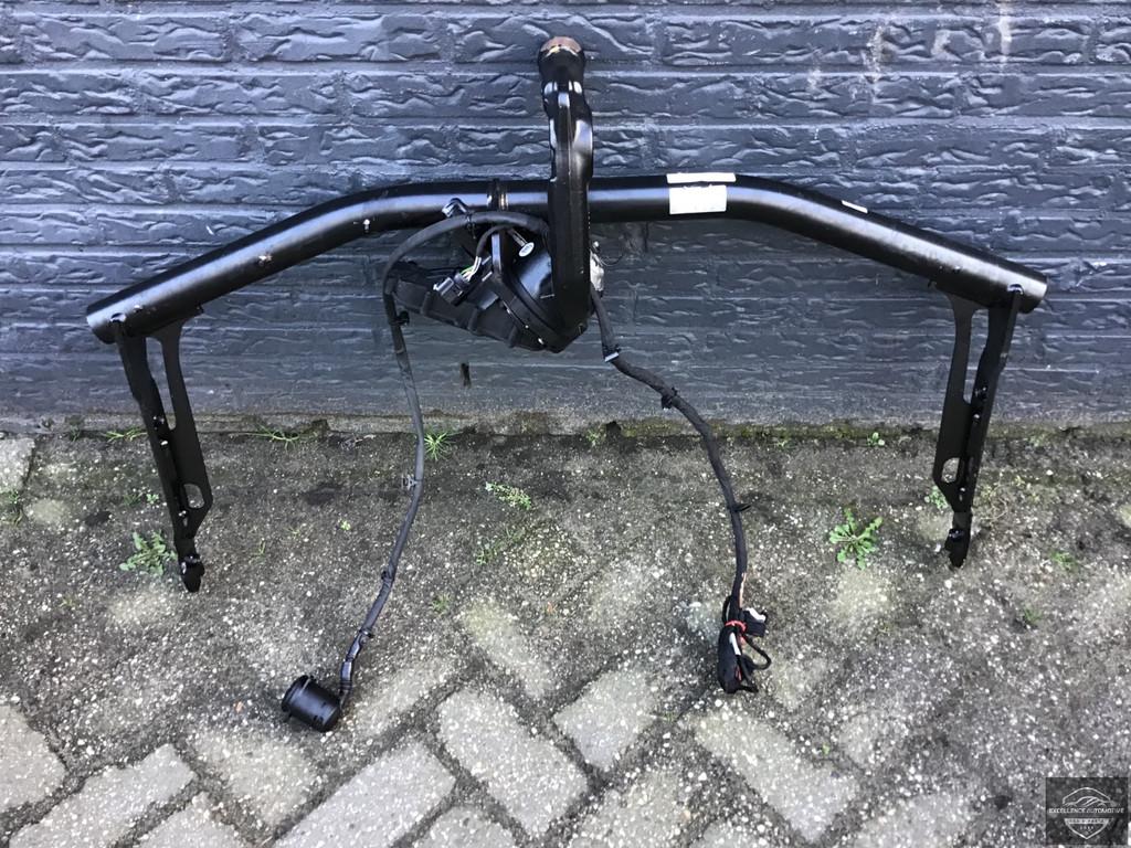 Barre de remorquage Cupra Formentor 20+ pivotement lectrique, Autovia A-2, Km 585 585
08760  Martorell, ES, SEAT S.A., Utilisé