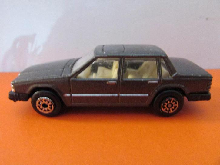 VOLVO 760 GLE 4 DEUREN, 1 / 60, Hobby en Vrije tijd, Modelauto's | 1:50, Gebruikt, Auto, Overige merken, Ophalen of Verzenden