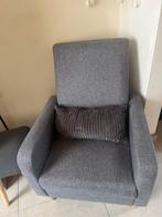 Alleenstaande grijze zetel + poef (Zo goed als nieuw), Huis en Inrichting, Fauteuils, Ophalen, 75 tot 100 cm, Zo goed als nieuw