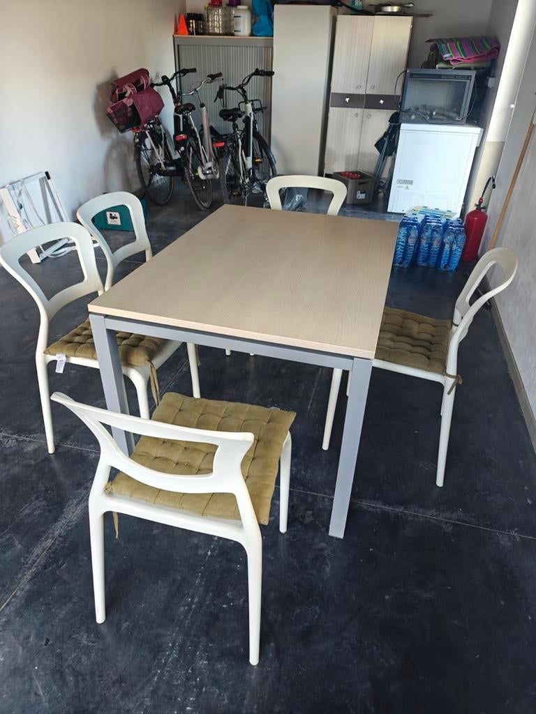 Eettafel, Ophalen, Zo goed als nieuw, 4 tot 6 stoelen
