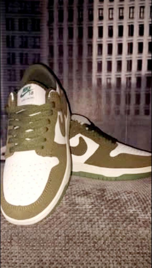 Nike Dunk Low SB PRO Olive, Vêtements | Hommes, Vêtements de sport, Neuf, Autres types, Autres tailles, Vert, Enlèvement