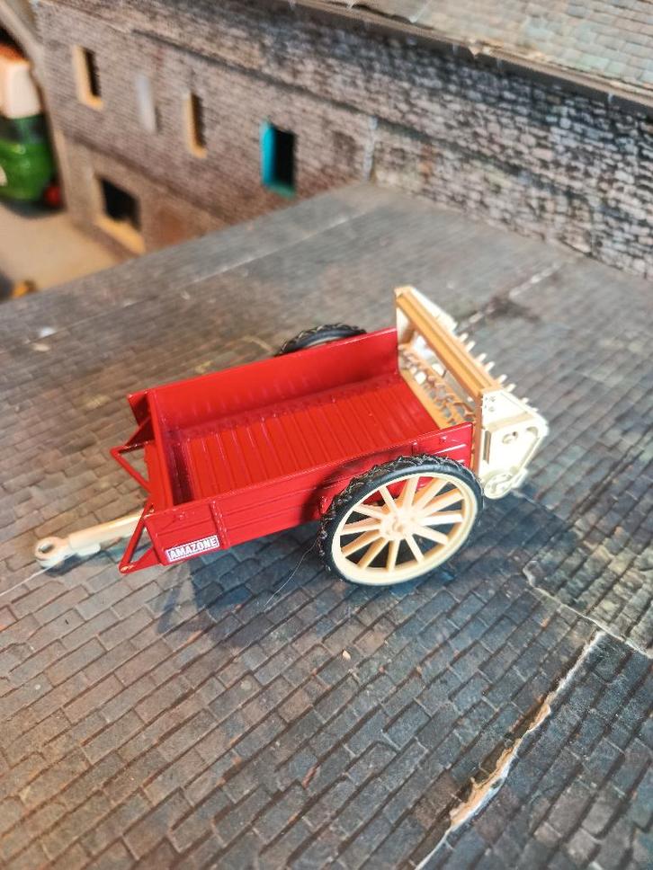 Amazon Siku Classic mestverspreider, Hobby en Vrije tijd, Modelauto's | 1:32, Gebruikt, Tractor of Landbouw, SIKU, Ophalen of Verzenden