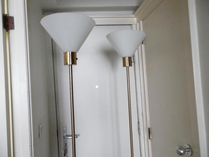 2 FLUGBO IKEA VLOERLAMPEN, Huis en Inrichting, Lampen | Vloerlampen, Zo goed als nieuw, 150 tot 200 cm, Glas, Metaal, Ophalen