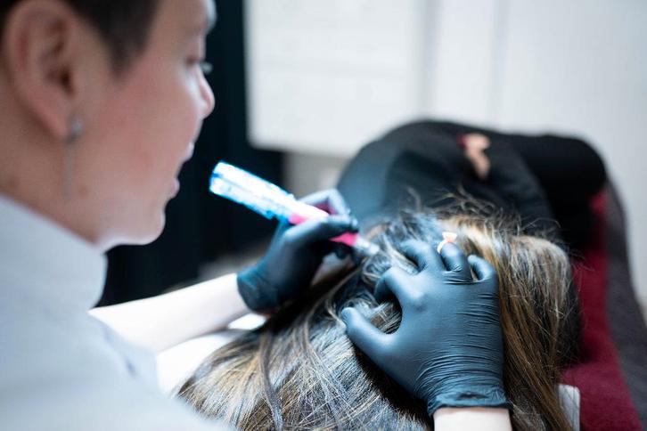 2- Haarverzorging in Brussel, Handtassen en Accessoires, Uiterlijk | Haarverzorging, Nieuw, Haarverzorger of -hersteller, Ophalen