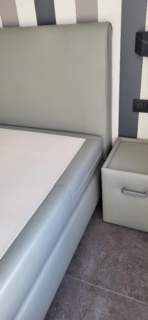 velda boxspring 180x200 + matrassen, Ophalen, Gebruikt, Lederlook, Groen