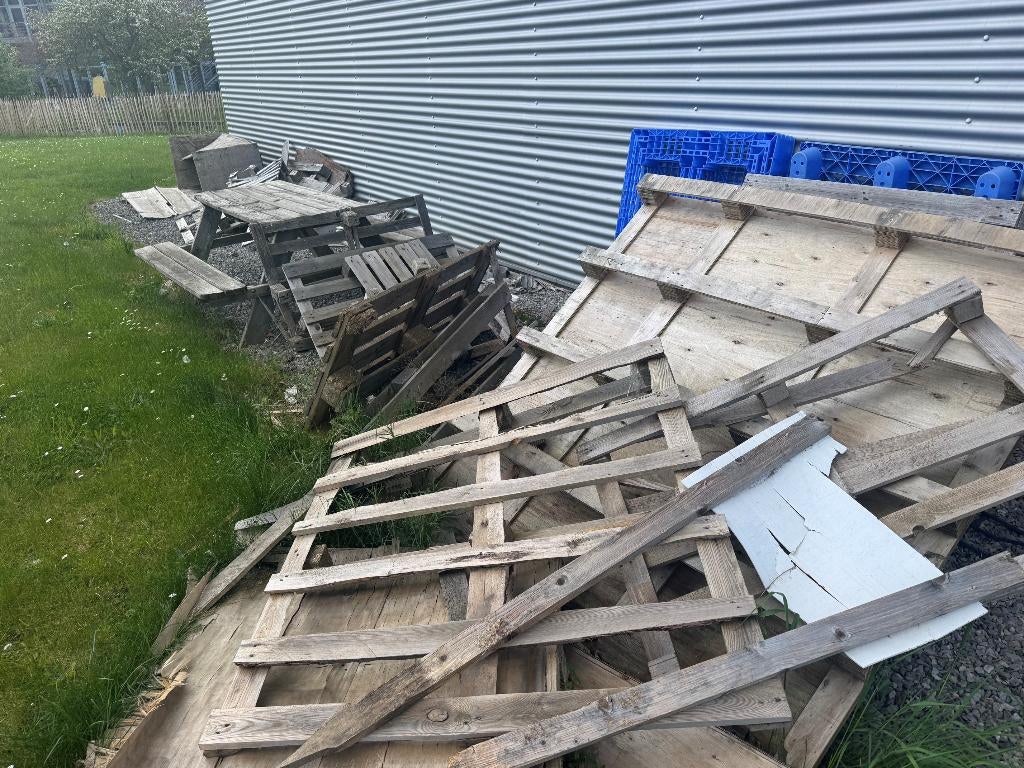 Palettes abimées à emporter, Ophalen, Gebruikt