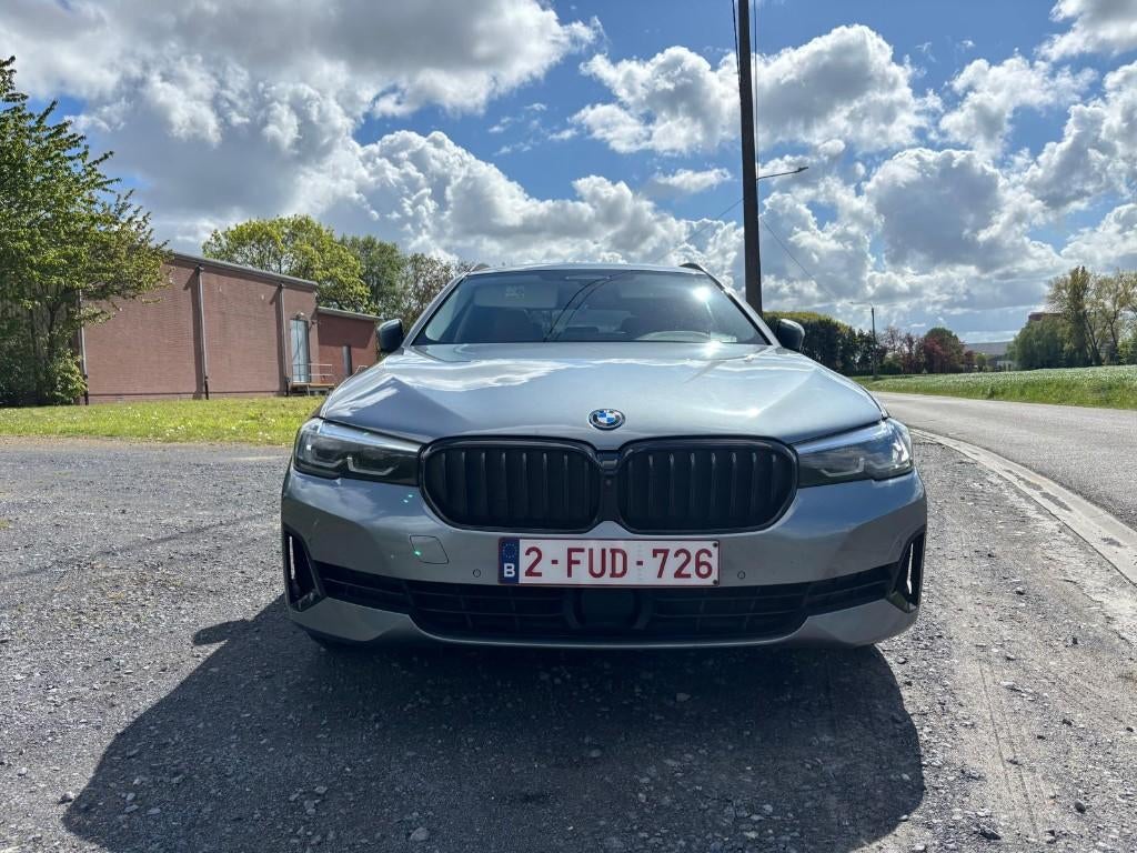 BMW 530e essence/hybride 2022, Autos, BMW, Cuir, Argent ou Gris, Euro 6, 5 portes