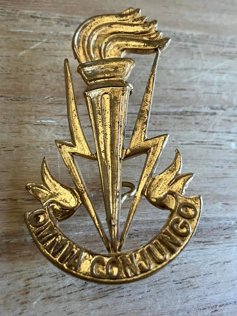 Insigne de béret Omnia Conjungo, Collections, Enlèvement ou Envoi