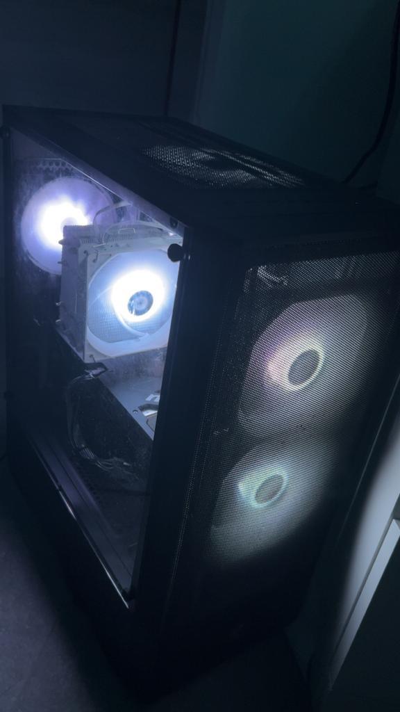 PC Gamer + Ecran 240 hz + clavier souris gamer + manette !!, Games en Spelcomputers, Games | Pc, Gebruikt, Overige genres, Ophalen