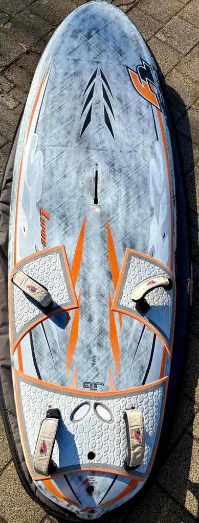 F2 SX large 120 L slalomboard+ 6 vinnen en board bag, Watersport en Boten, Windsurfen, Gebruikt, Plank, Minder dan 250 cm, Met vin(nen)