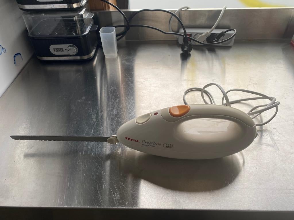 elektrisch mes, Beige, Kunststof, Ophalen of Verzenden, Zo goed als nieuw