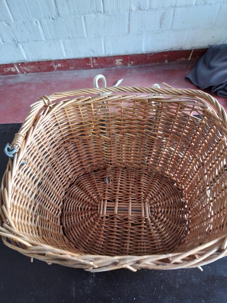 Hondenmandje voor vooraan aan de fiets, Ophalen, Zo goed als nieuw