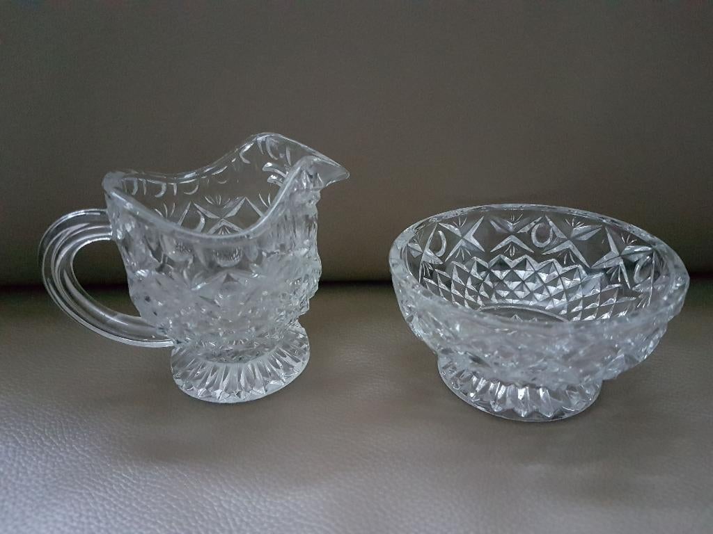 Zeer oud decoratief suiker- en melkpotje, Ophalen