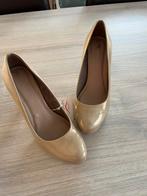 Goudkleurige pumps TAMARIS, Ophalen, Zo goed als nieuw, Pumps