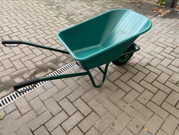 Kruiwagen met PVC bak beschikbaar voor biedingen
