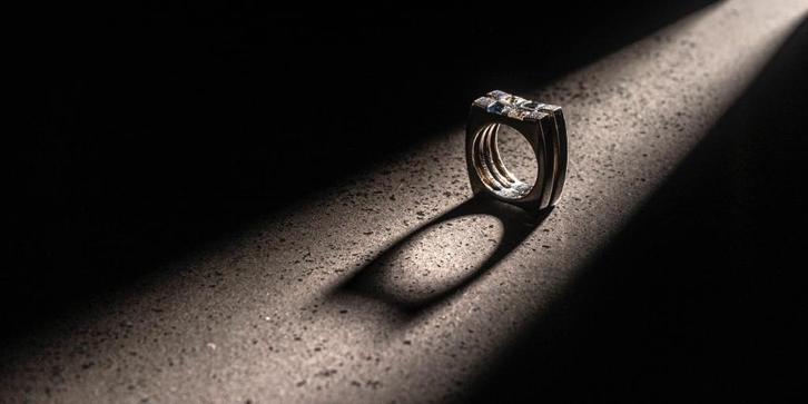 Yves Saint Laurent zilveren ring, Handtassen en Accessoires, Ringen, Zo goed als nieuw, Ophalen of Verzenden