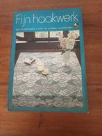 boek fijn haakwerk, Ophalen of Verzenden, Gelezen