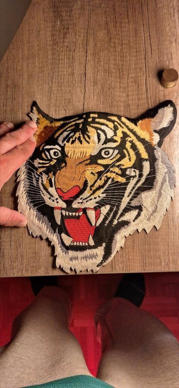 Patch voor op jassen beschikbaar voor biedingen